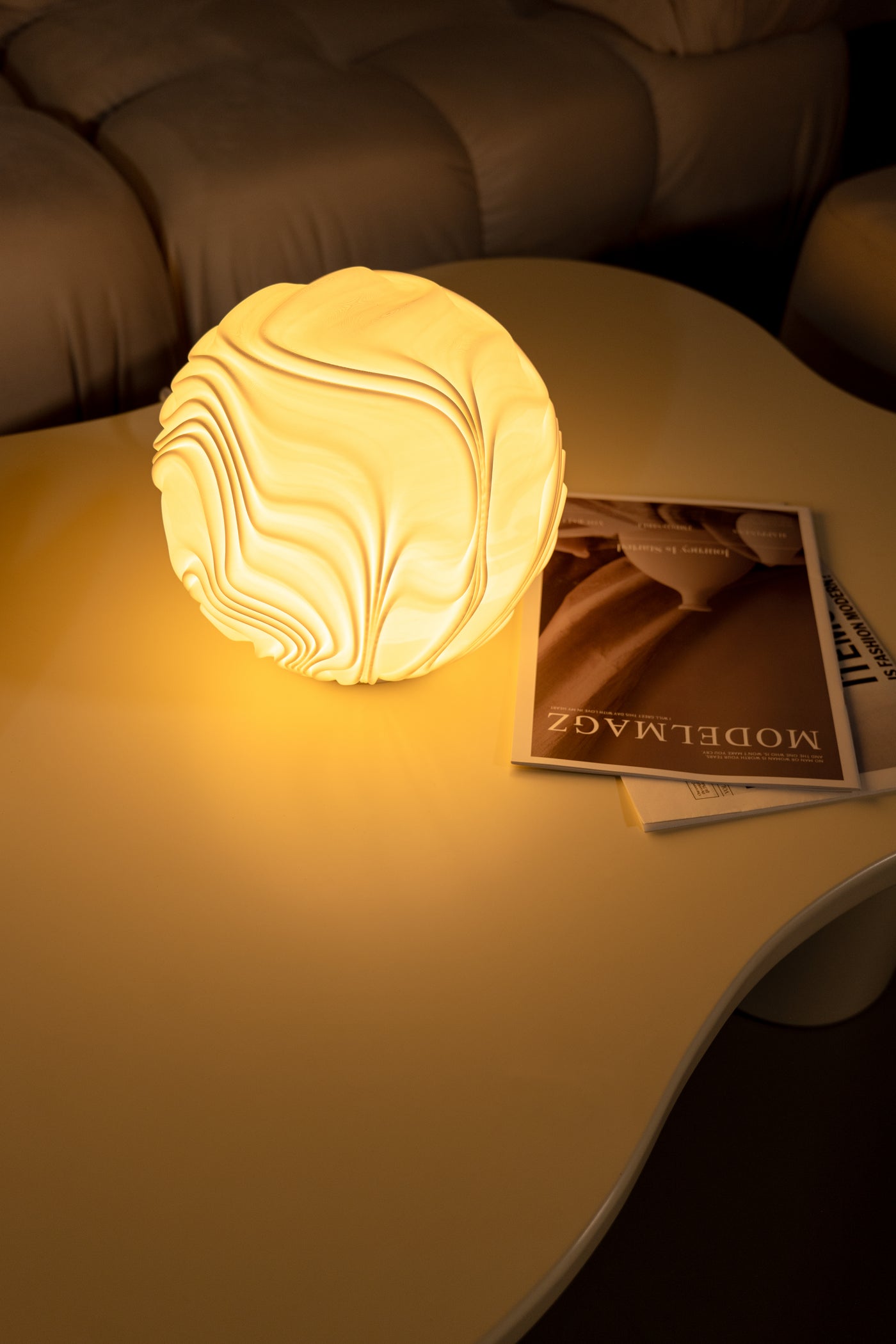Leora Flow Sculpted Lamp